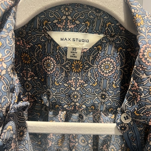 Women’s top - Picture 2 of 4